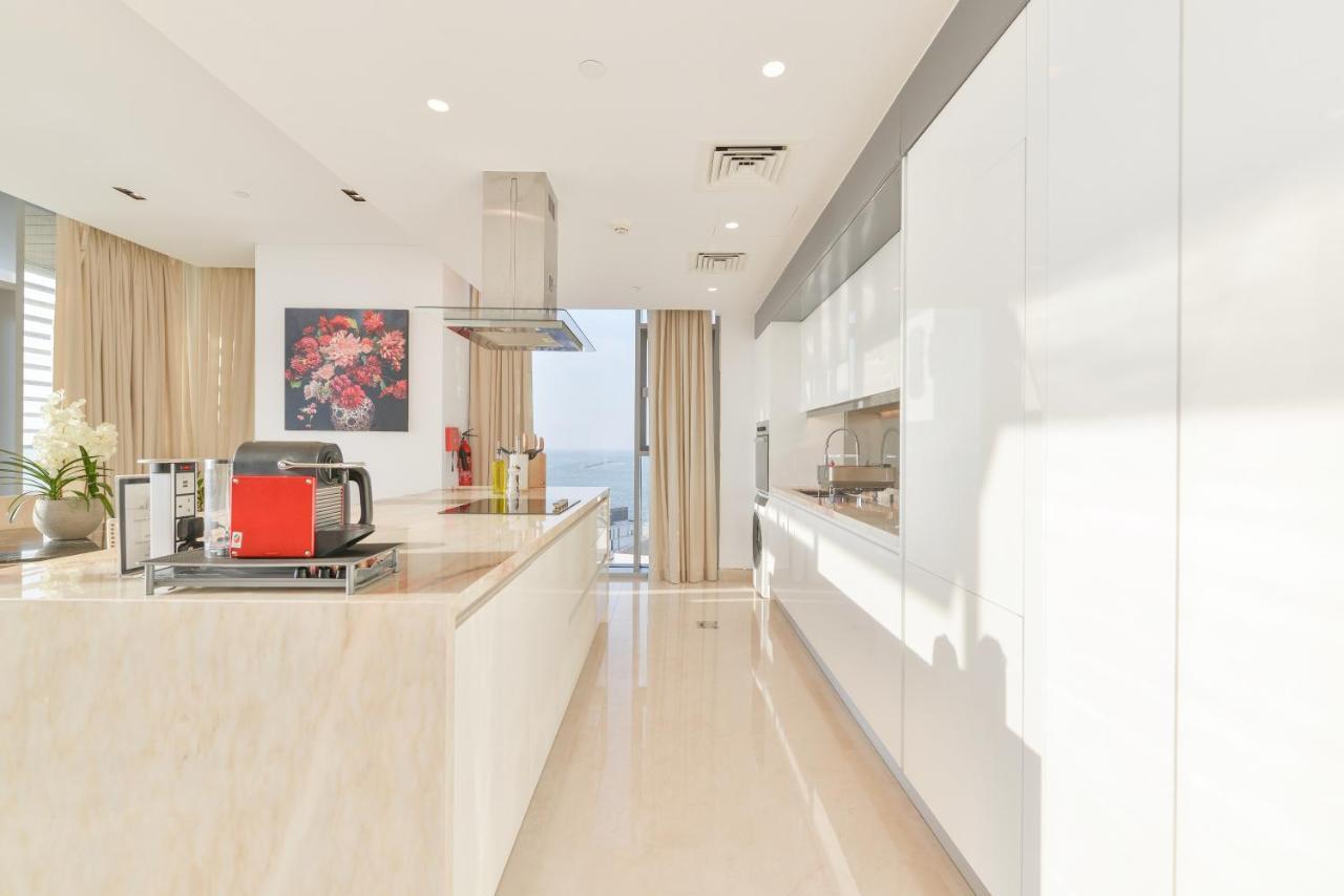 Apartment Posh 2 Bedroom Oceanfront In The Heart Of Bluewaters Island