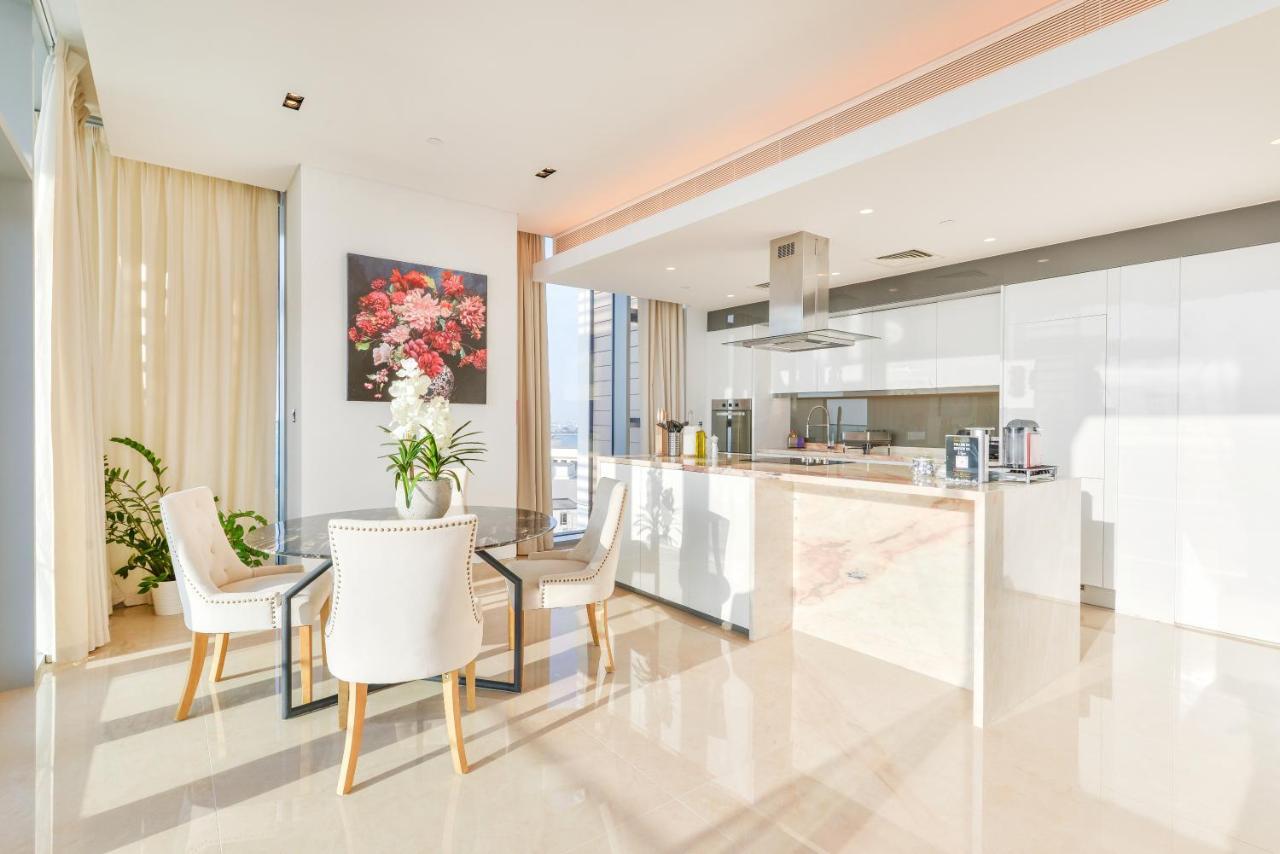 Posh 2 Bedroom Oceanfront In The Heart Of Bluewaters Island Apartment *