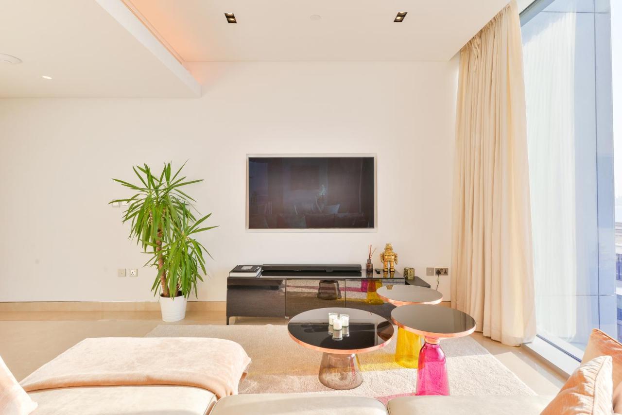 Posh 2 Bedroom Oceanfront In The Heart Of Bluewaters Island Apartment Dubai
